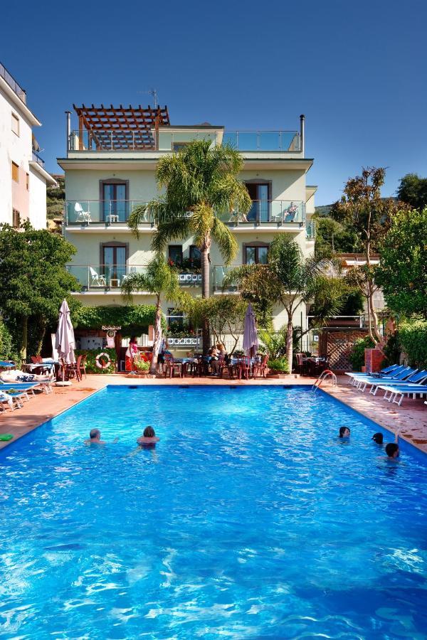 Sorrento Comfort Rooms Con Piscina Ngoại thất bức ảnh